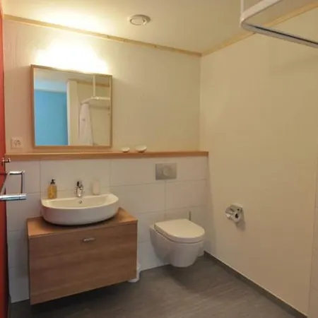 切萨帕莱塔公寓 *