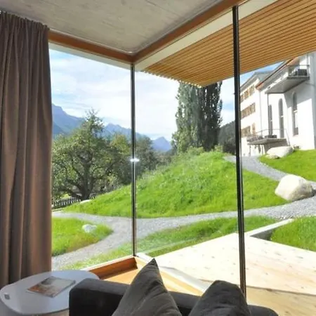 切萨帕莱塔公寓 *